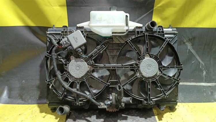 Радиатор основной Ниссан Скайлайн в Чайковском 105354